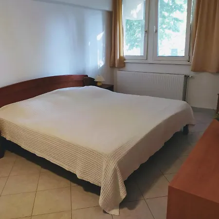 Apartment Partkozeli Apartman