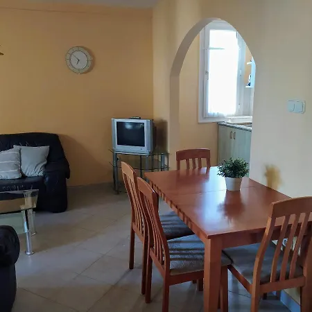 Partkozeli Apartman Apartment