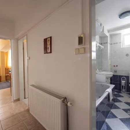 Partkozeli Apartman * Balatonfured